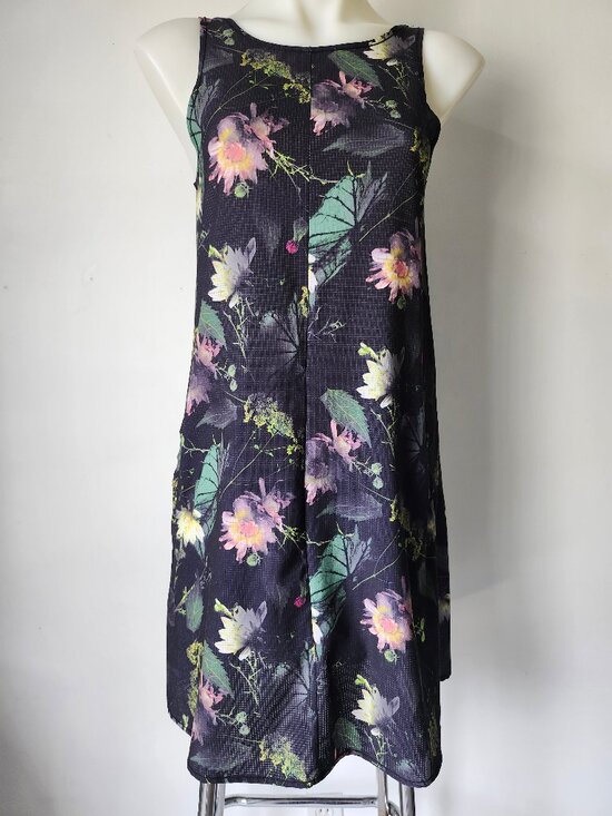 oiselle Dresses & Skirts - Oiselle Breezy Botanical Floral Technical Sheer Fabric Tank Dress w Pockets